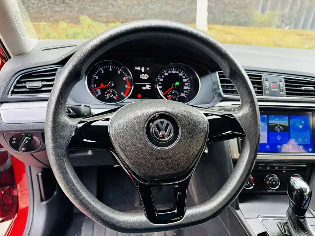 Volkswagen Lamando 2015 — фото 15