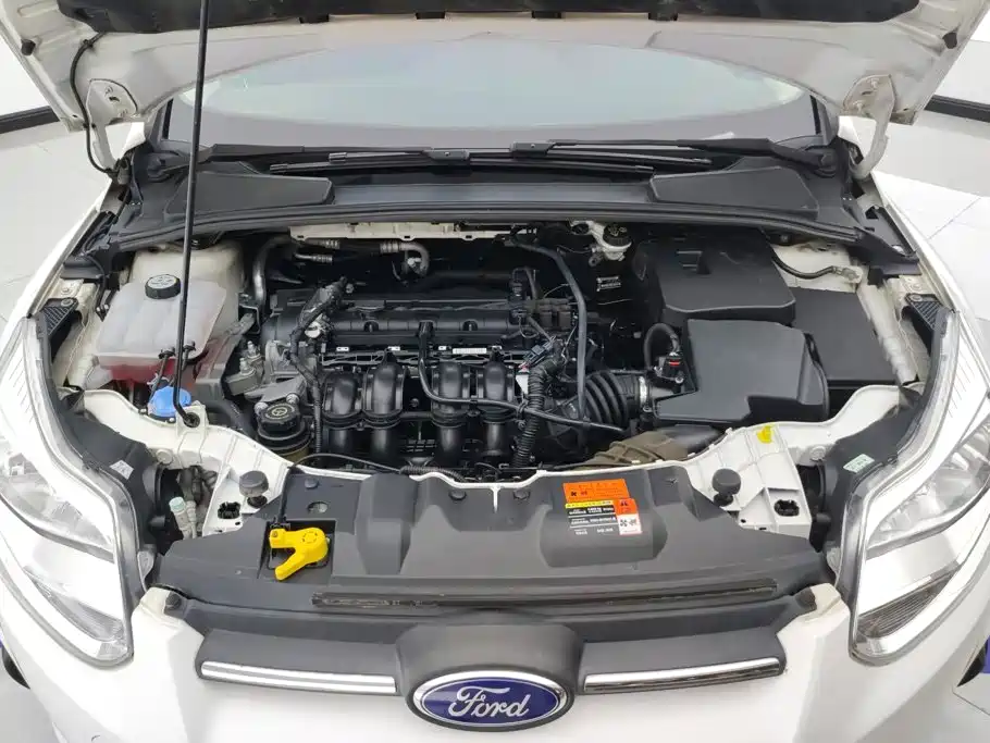 Ford Focus 2014 — фото 10