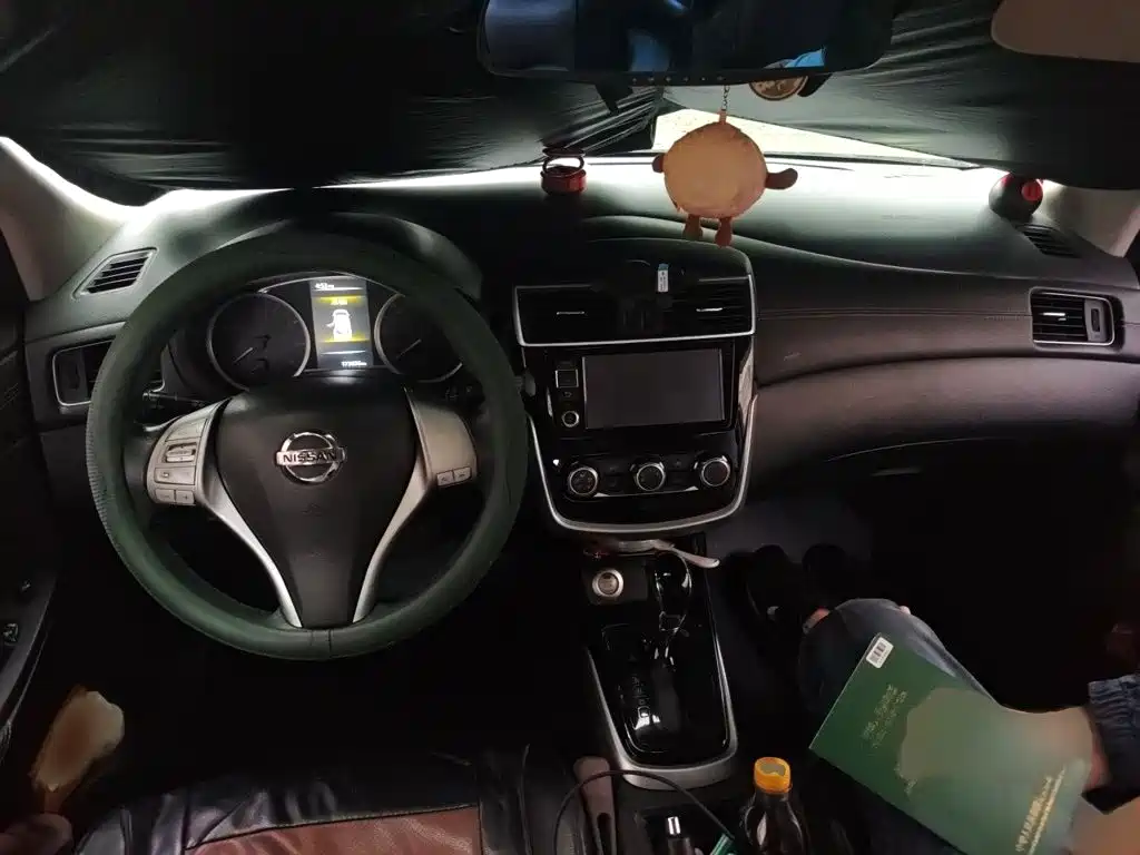 Nissan Tiida 2017 — фото 13