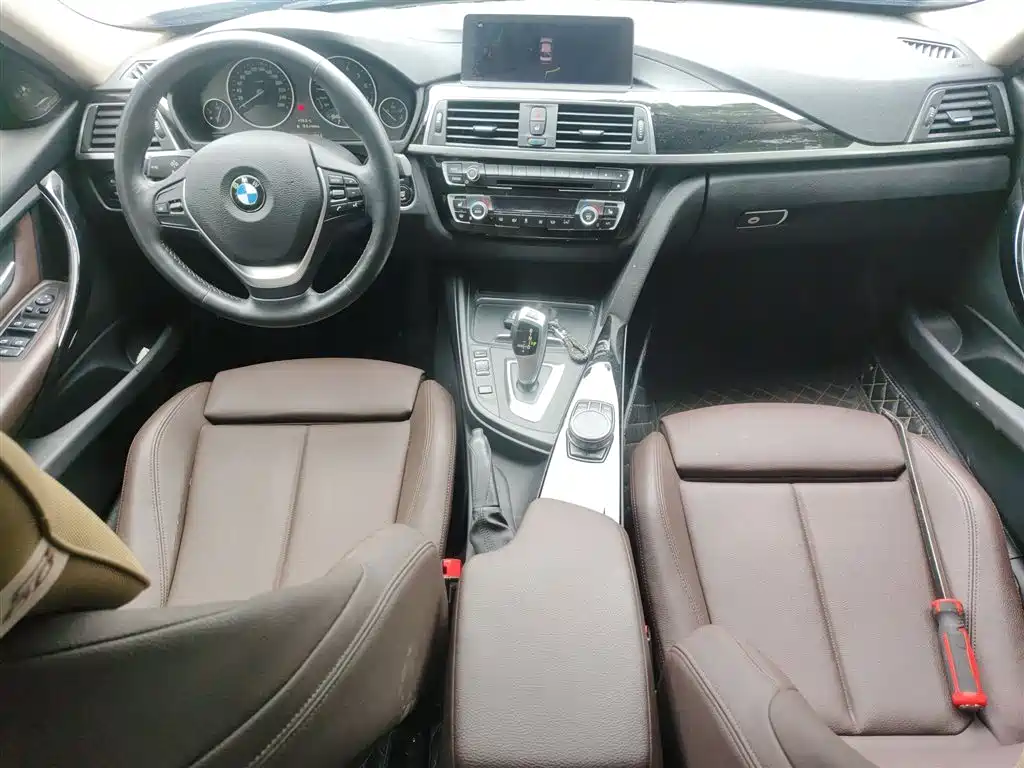BMW 3 Series 2019 — фото 16