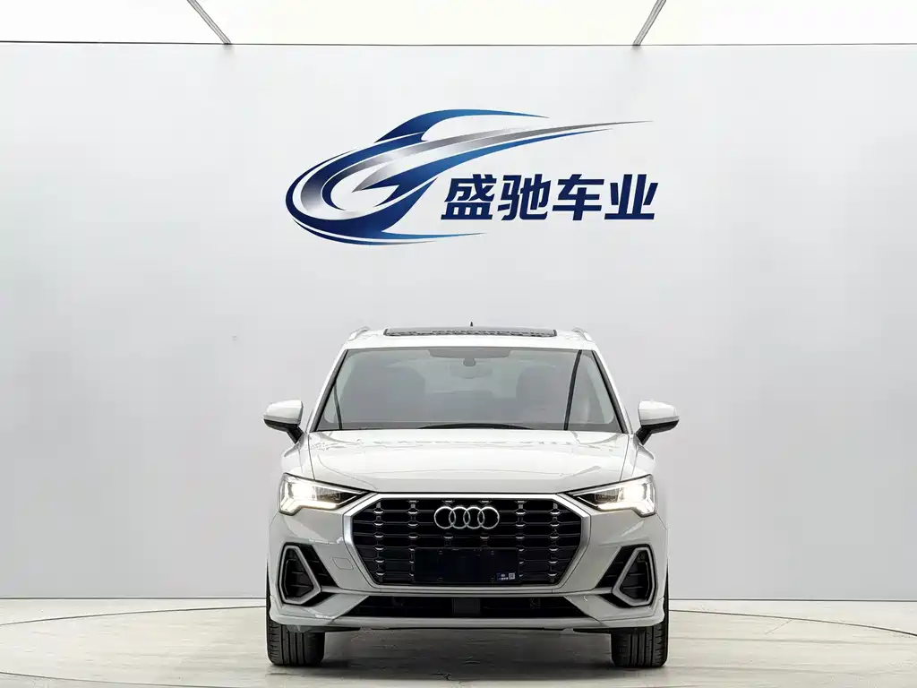 Audi Q3 2022 — фото 2