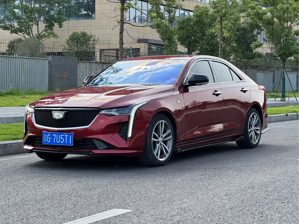 Cadillac CT4 2021 — фото 1