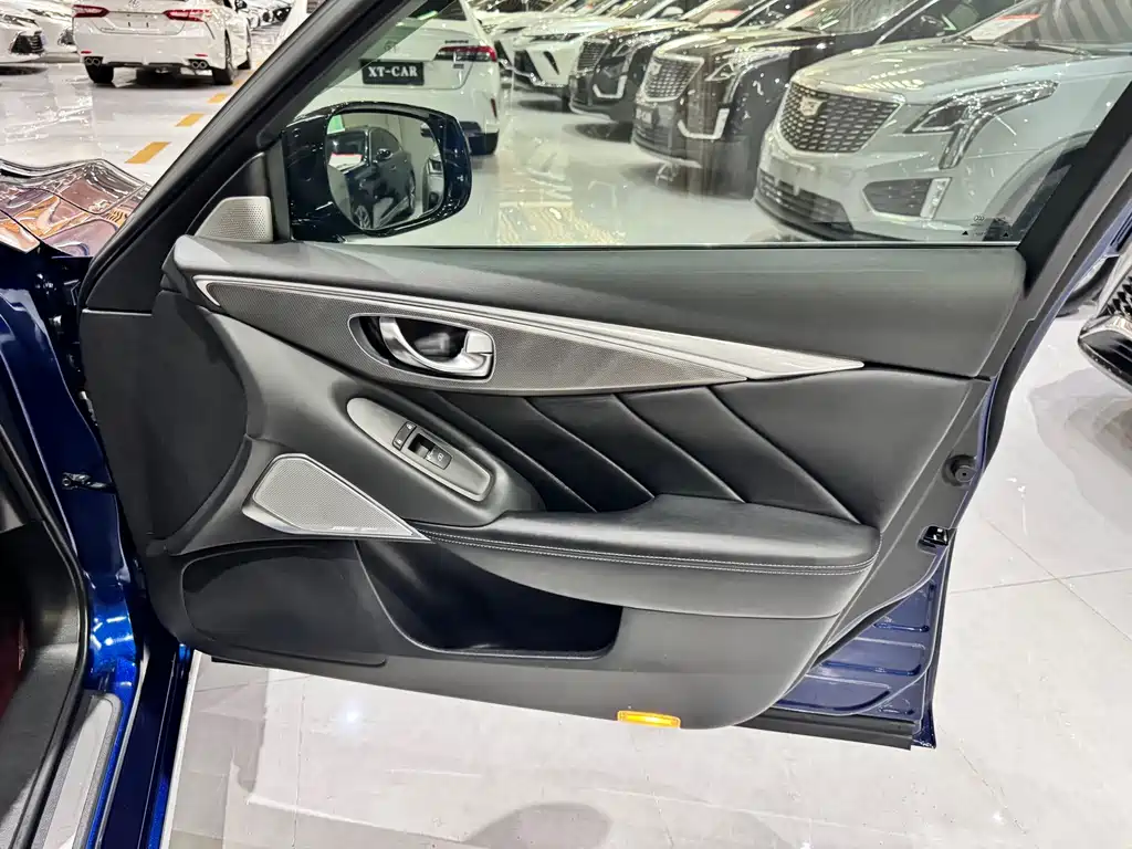 Infiniti Q50L 2019 — фото 32