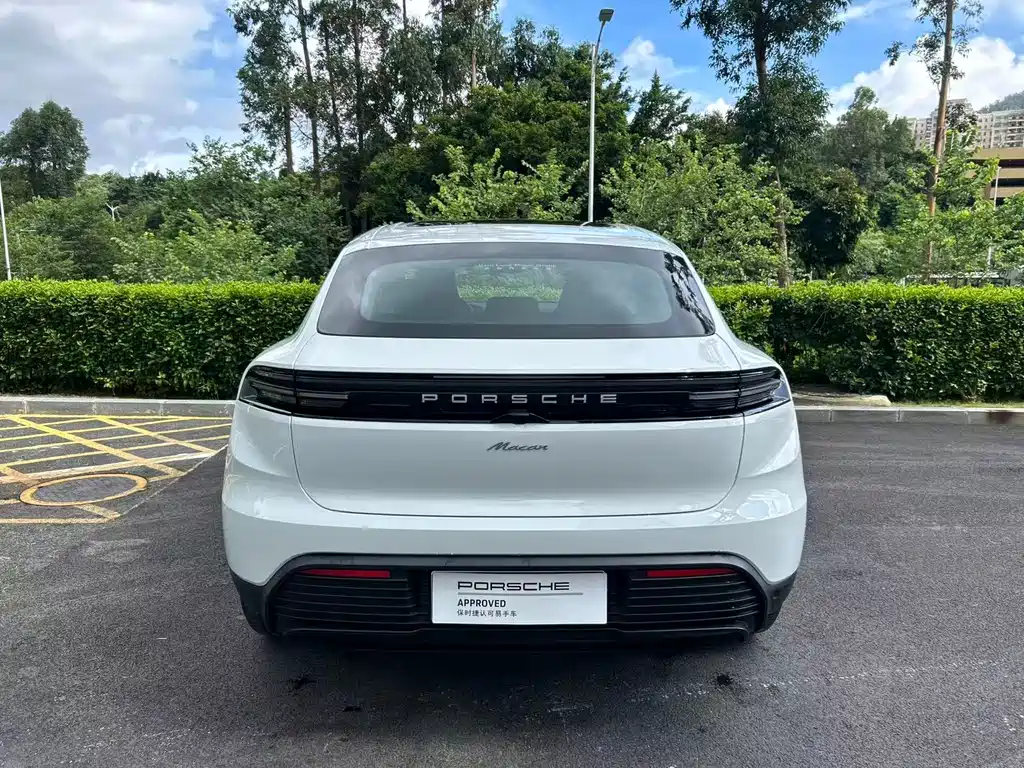 Porsche Macan EV 2026 — фото 12