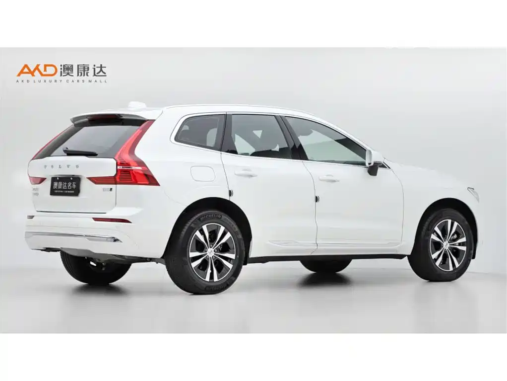 Volvo XC60 2024 — фото 3