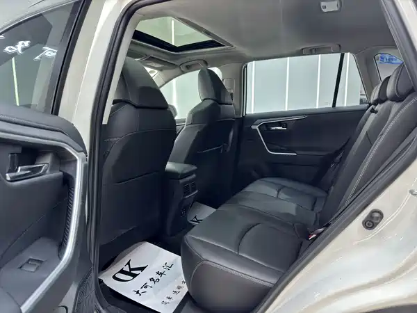 Toyota RAV4 2021