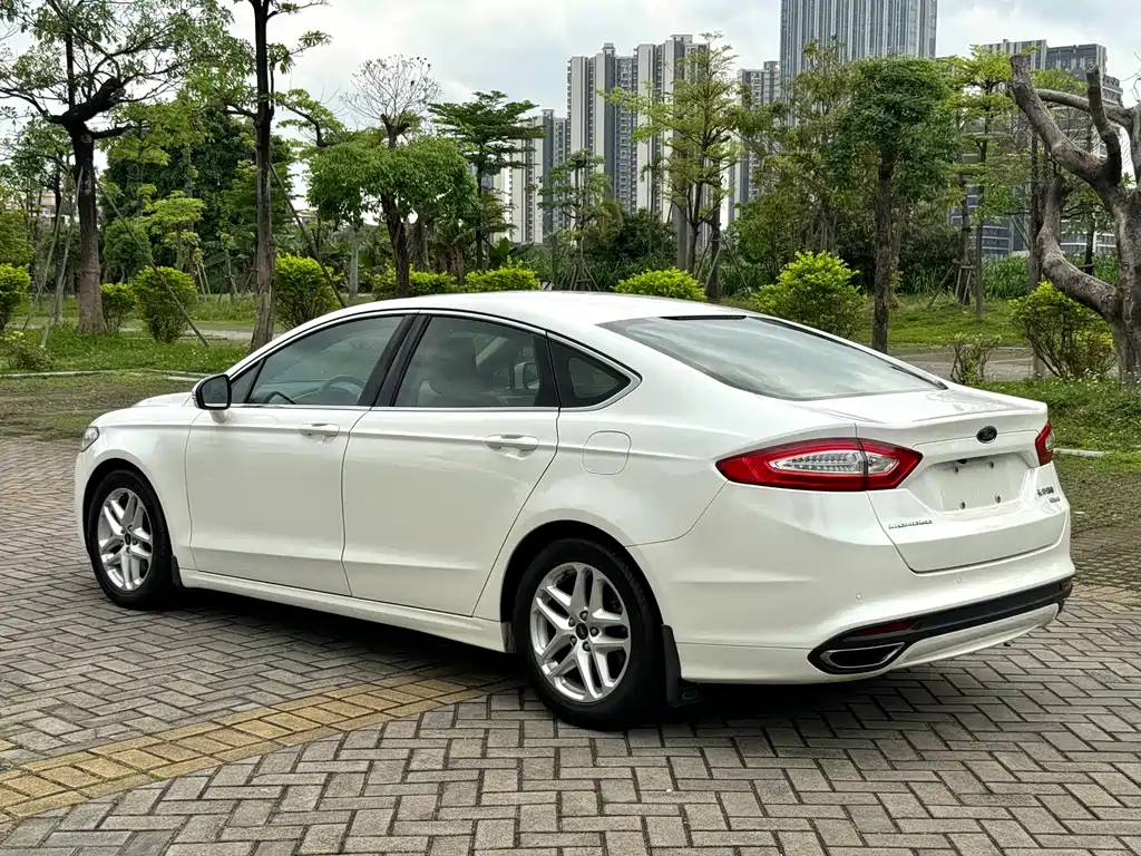 Ford Mondeo 2016 — фото 15
