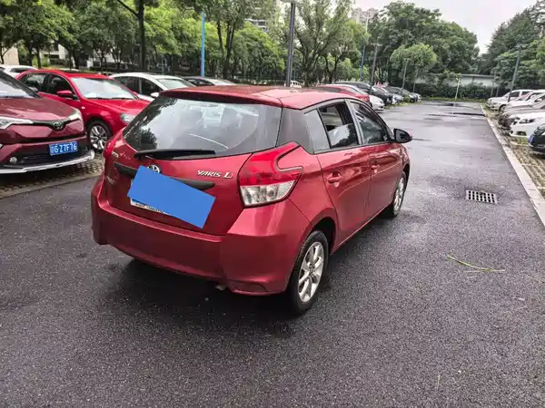 Toyota Yaris L 2014