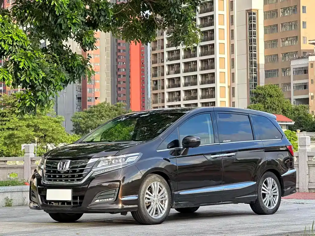Honda Elysion 2016 — фото 1