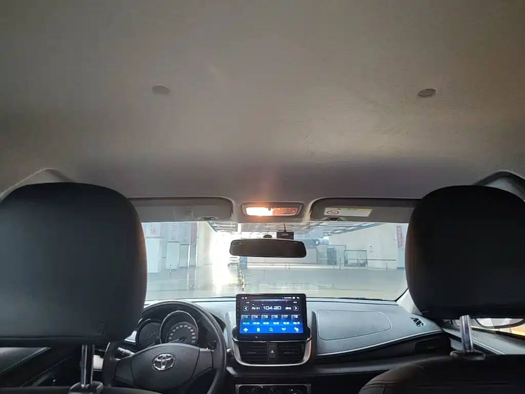 Toyota Yaris L 2020 — фото 18