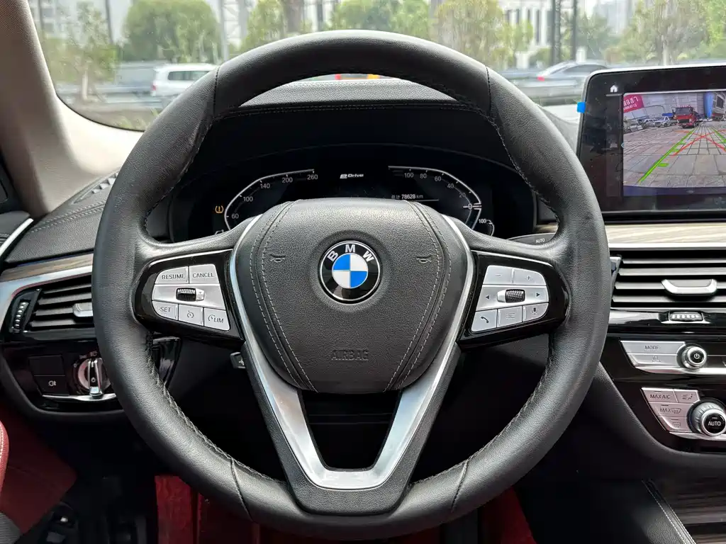 BMW 5 Series New Energy 2020 — фото 17