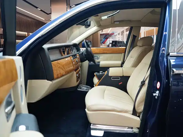 Rolls-Royce Phantom 2004