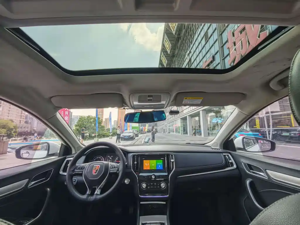 Roewe i6 New Energy 2020 — фото 18