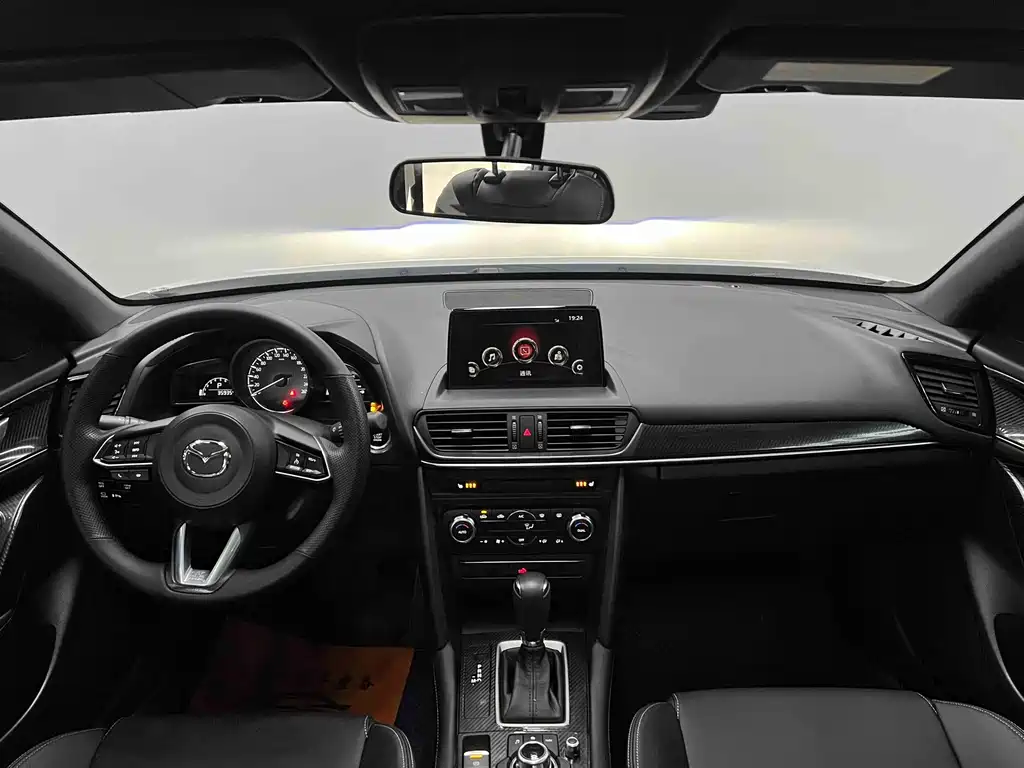 Mazda CX-4 2023 — фото 16