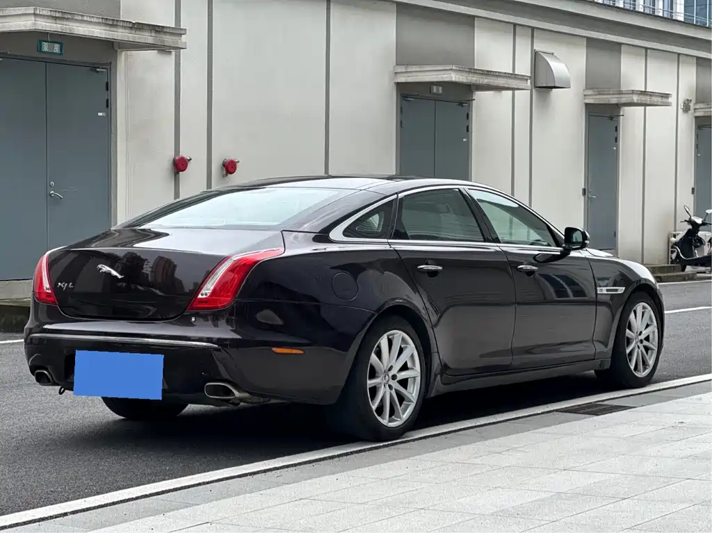 Jaguar XJ 2012