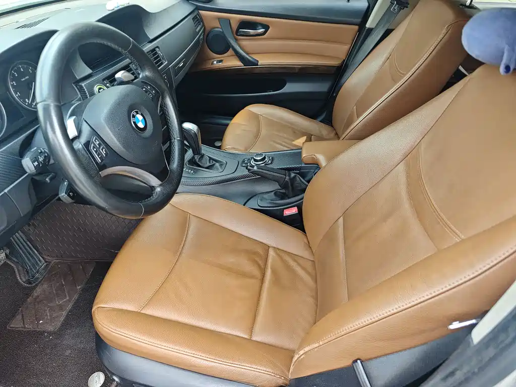 BMW 3 Series 2010 — фото 10