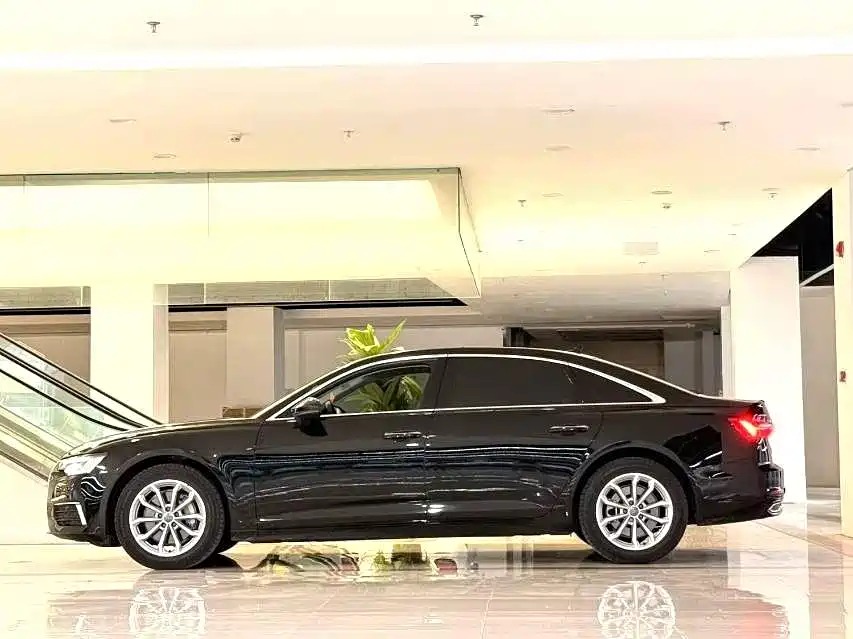 Audi A6L 2022