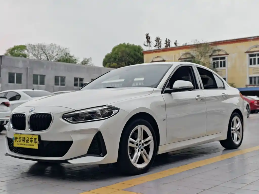 BMW 1 Series 2020 — фото 1