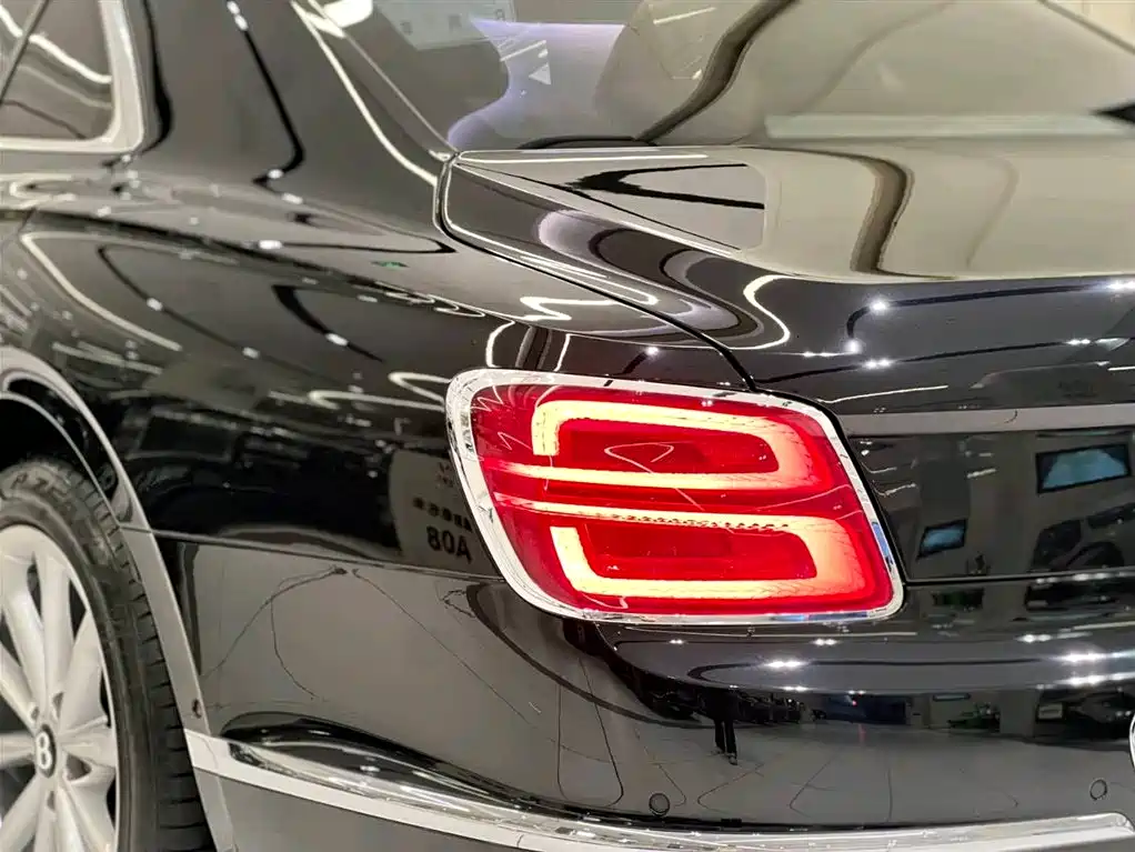Bentley Flying Spur 2021 — фото 6