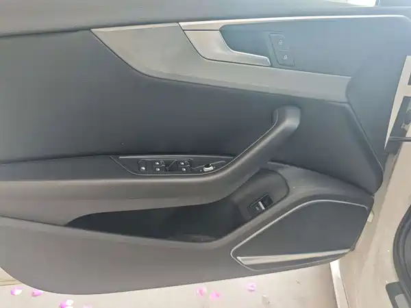 Audi A4L 2019