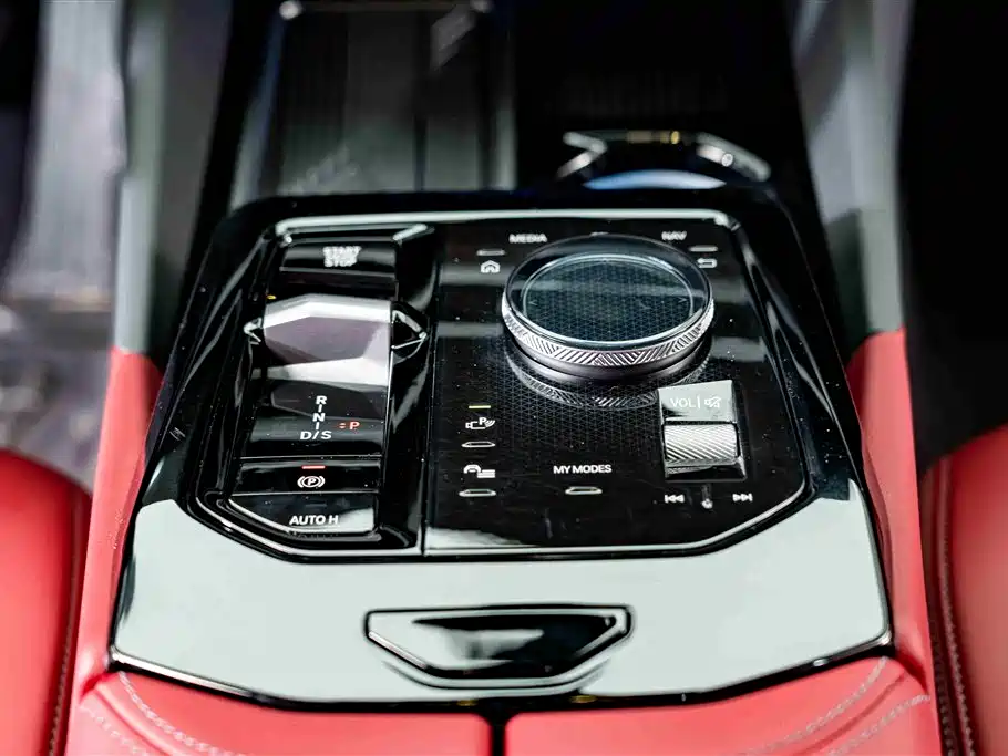 BMW 5 Series 2025 — фото 15