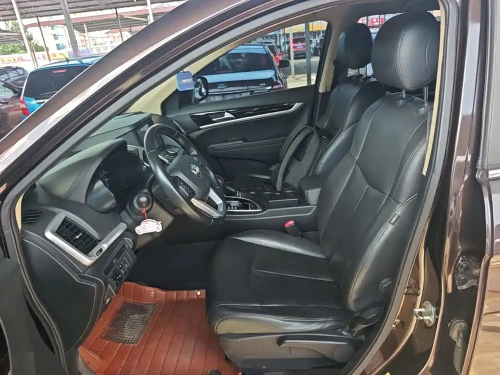 Dongfeng Fengshen AX7 2015 — фото 15