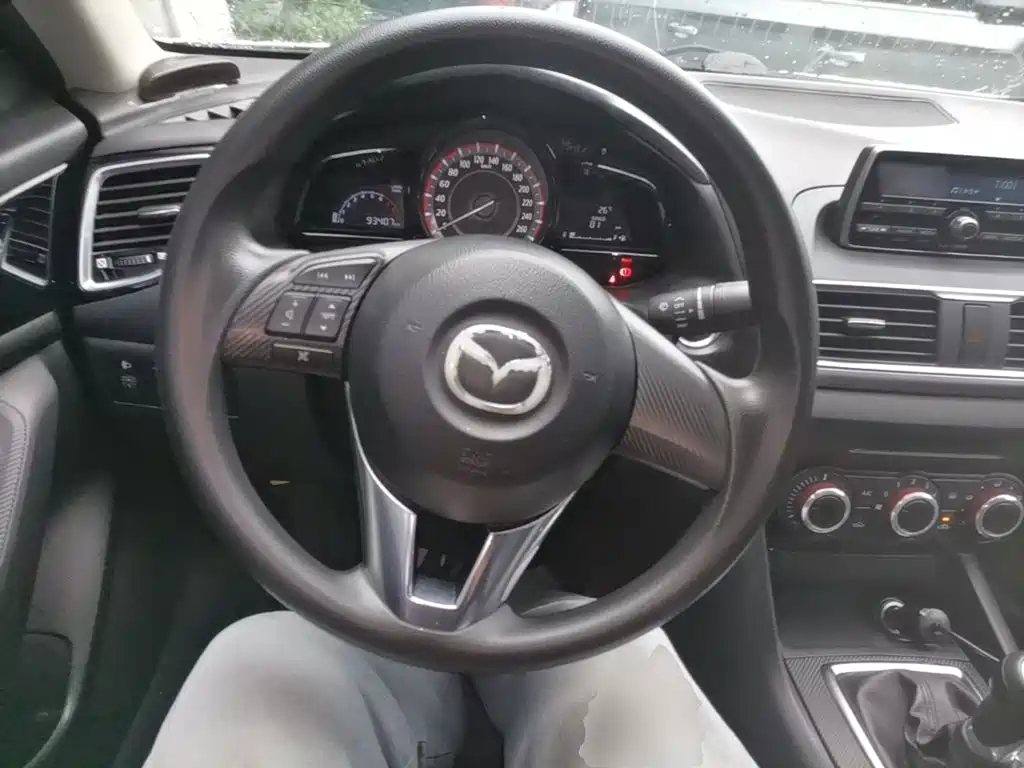 Mazda 3 Axela 2015 — фото 11