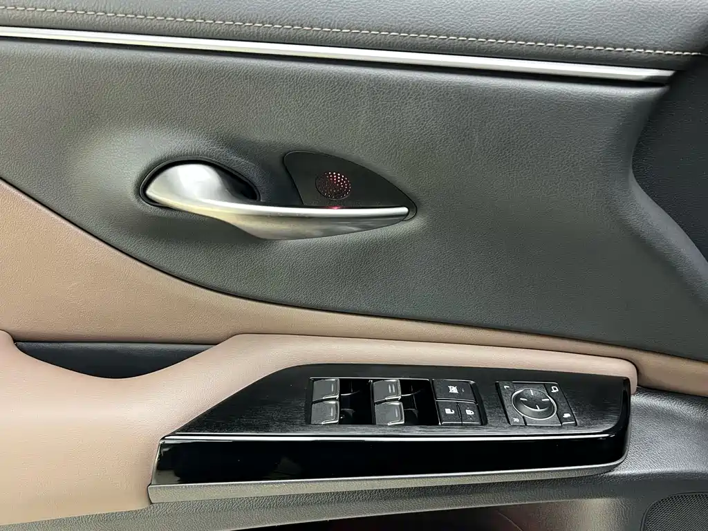 Lexus ES 2023 — фото 18
