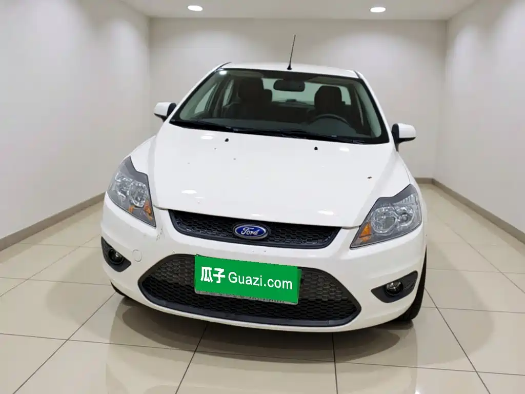 Ford Focus 2015 — фото 24
