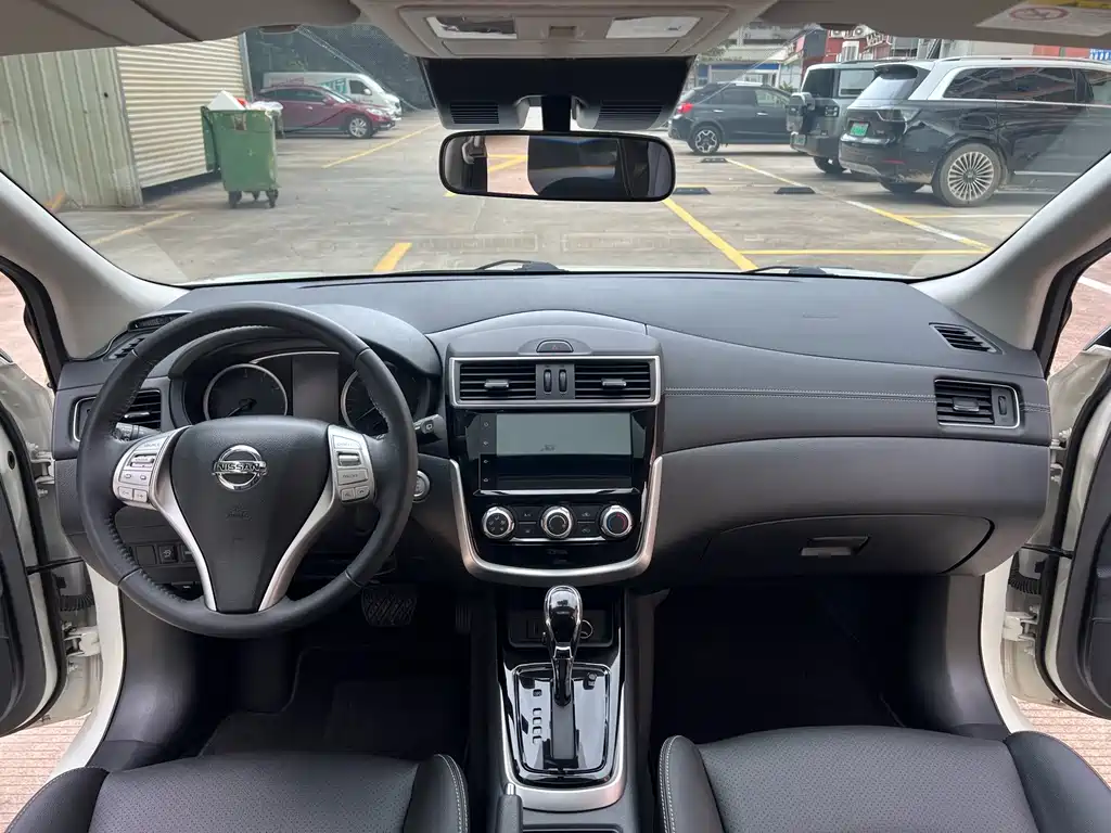 Nissan Tiida 2022