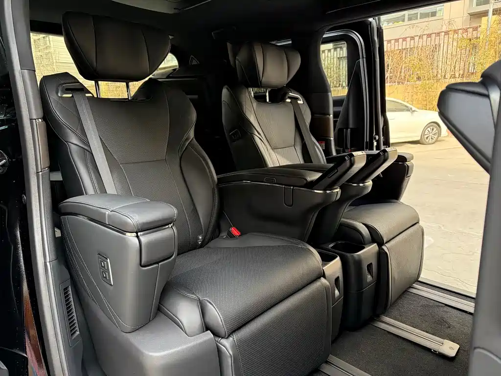 Toyota Alphard 2025 — фото 15