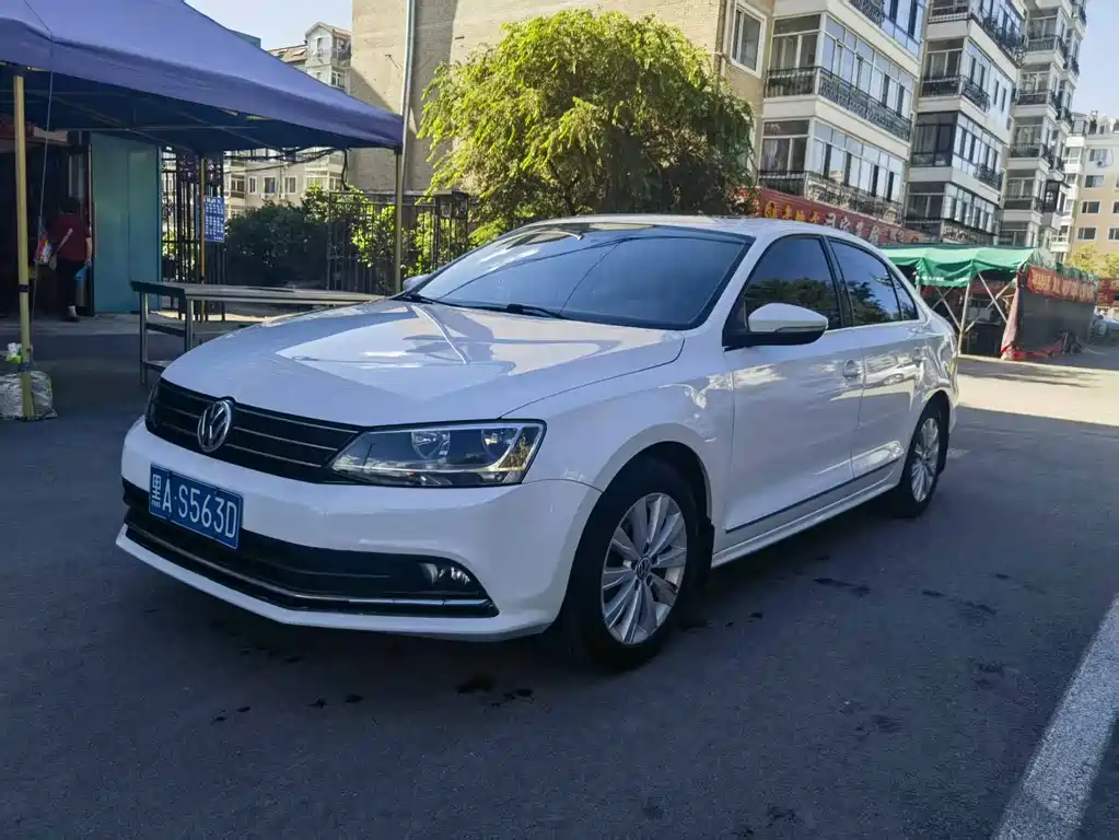 Volkswagen Sagitar 2016