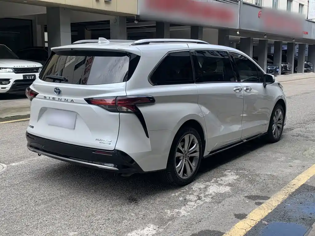 Toyota Sienna 2022 — фото 24