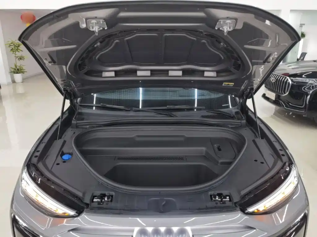 Audi Q6L e-tron 2025 — фото 20