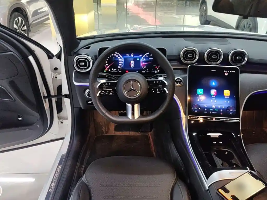 Mercedes-Benz C-Class 2025 — фото 11