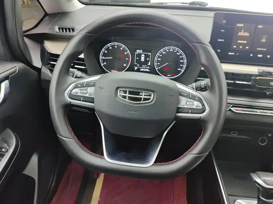 Geely Vision X3 2022 — фото 15