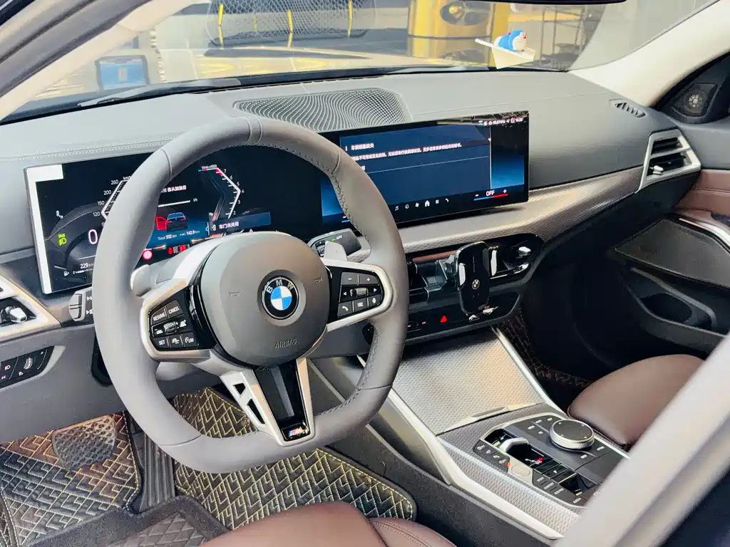 BMW 3 Series 2025 — фото 11