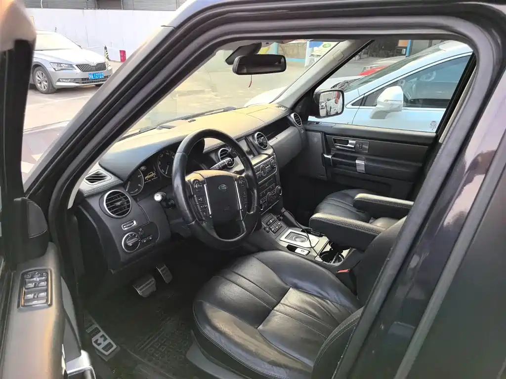 Land Rover Discovery 2013