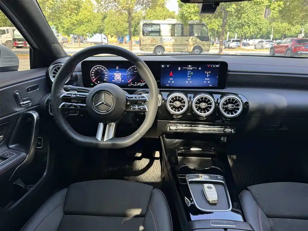 Mercedes-Benz A-Class 2025 — фото 20