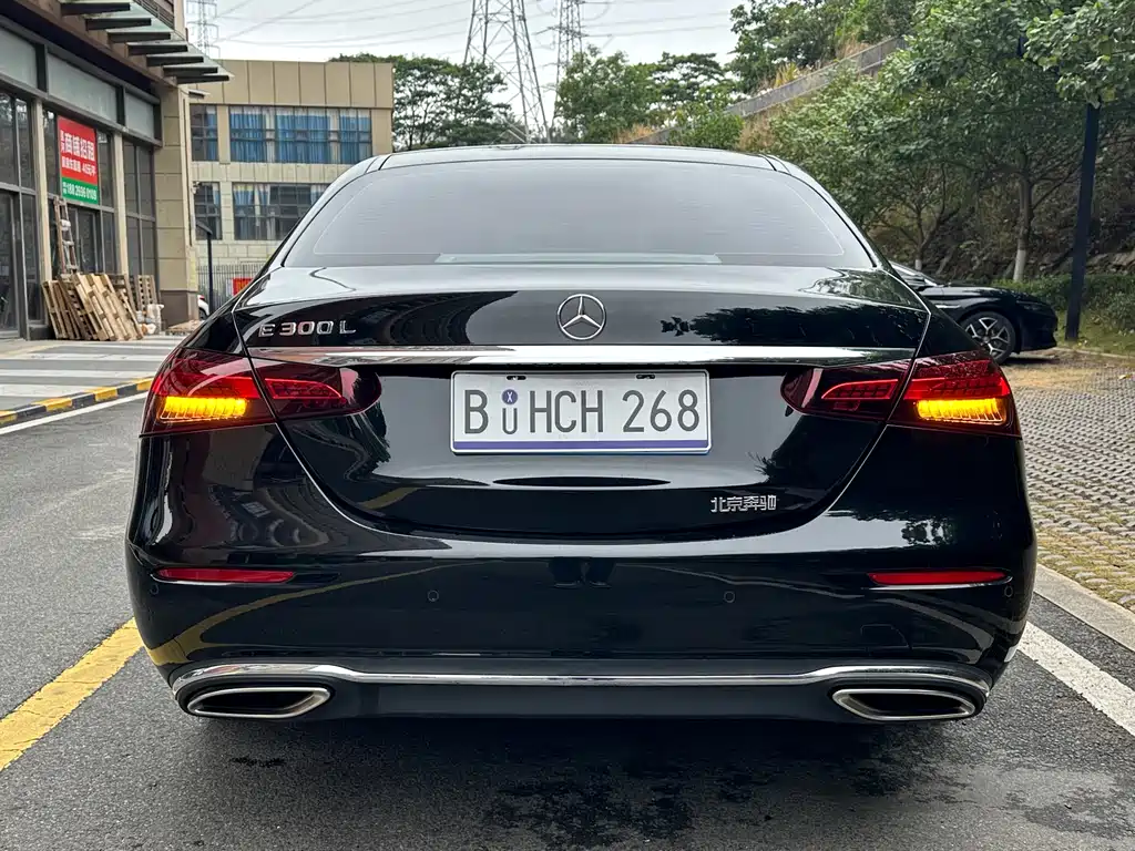 Mercedes-Benz E-Class 2023 — фото 4