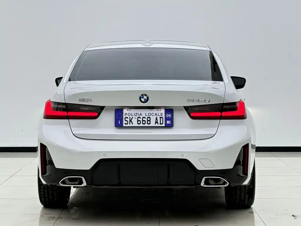 BMW 3 Series 2025 — фото 17