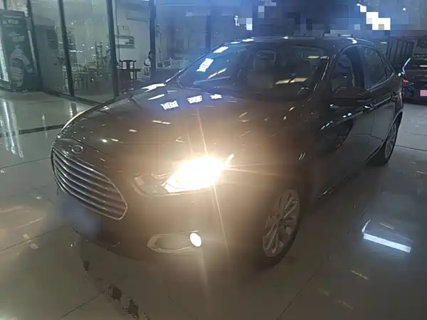 Ford Escort 2015