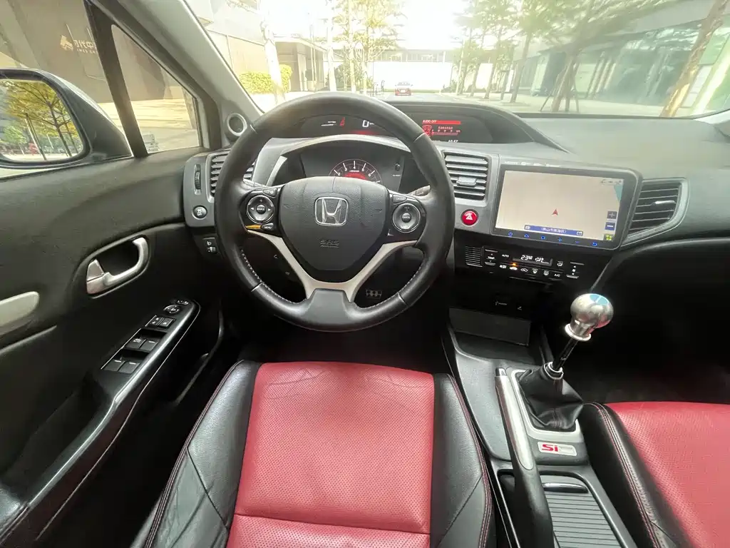 Honda Civic 2015 — фото 30