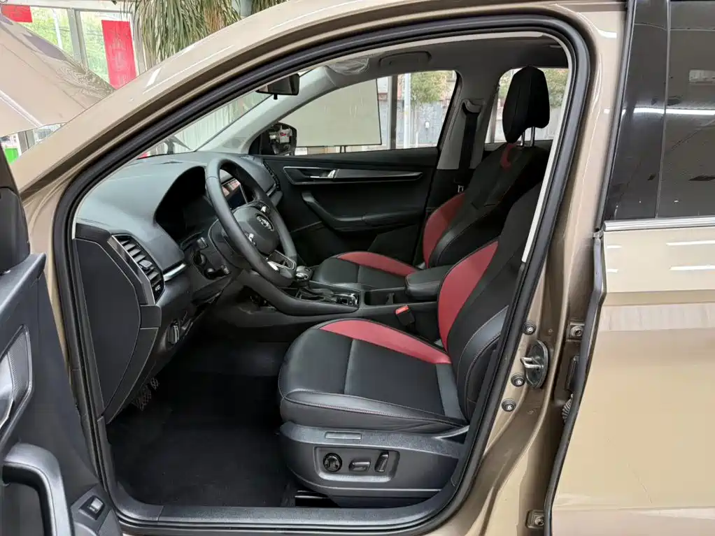 Skoda Karoq 2023 — фото 16