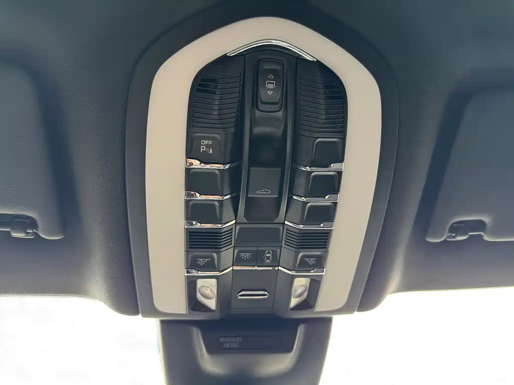 Porsche Macan 2020 — фото 16