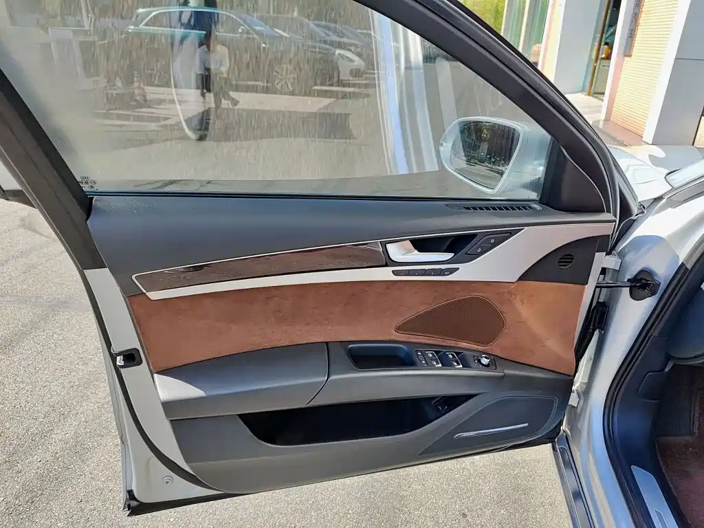 Audi A8 2011