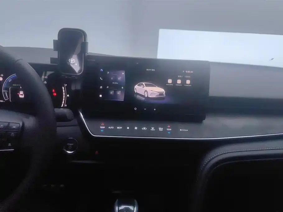 Toyota Camry 2025 — фото 13