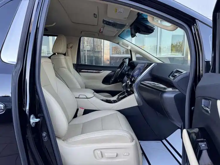 Toyota Alphard 2021 — фото 8