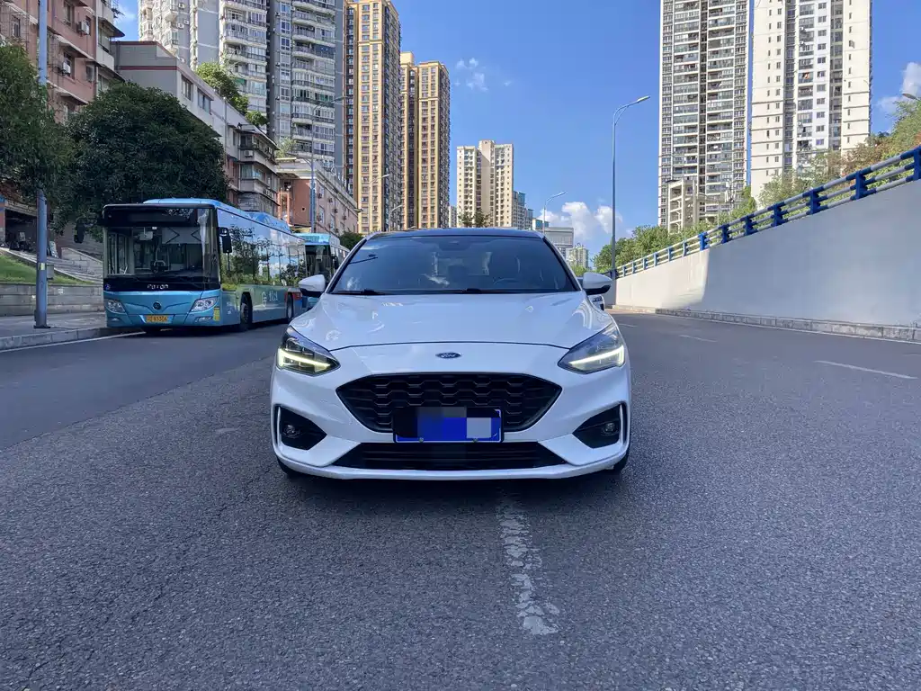 Ford Focus 2020 — фото 2