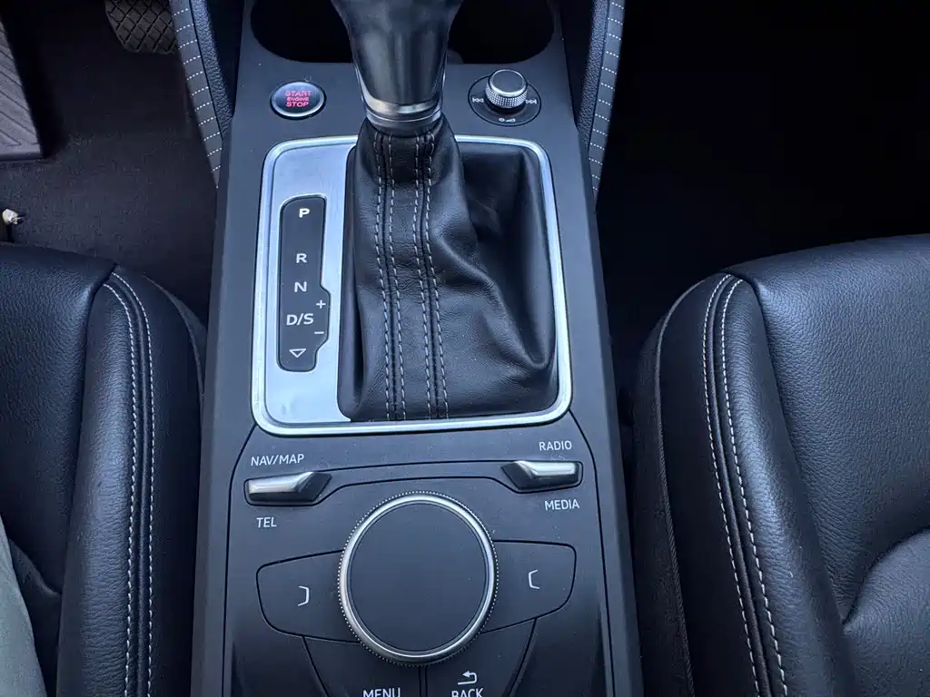 Audi Q2L 2022 — фото 17